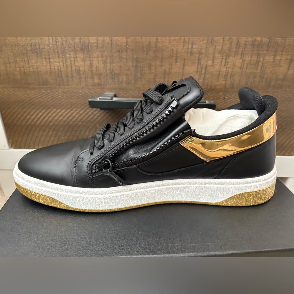 Size 12 Giuseppe Zanotti Black Leather Sneakers with Gold and White Sole - Picture 4 of 6